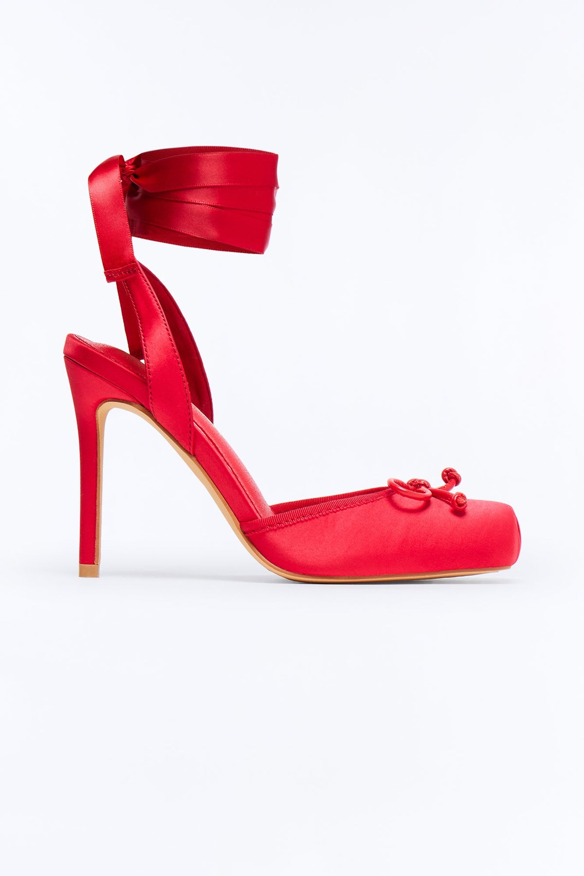 https://cdn.shopify.com/s/files/1/0293/9277/files/03-02-26_SL_2_ISABELLIO_Red_ZSR_KP_07-5_Volumes_Creative_E-Commerce_03-02-26_STILLLIFE__DONE_03-02-26_SL_2_ISABELLIO_Red_ZSR_KP_07-54-17_FLATLAY_16882_PXF.jpg4-17_FLATLAY_16882_PXF.jpg?v=1772650743